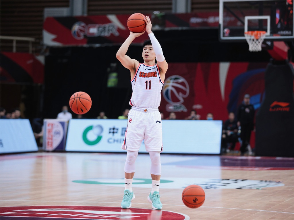 赵岩昊三分精准连发，广厦领先扩大至9分
